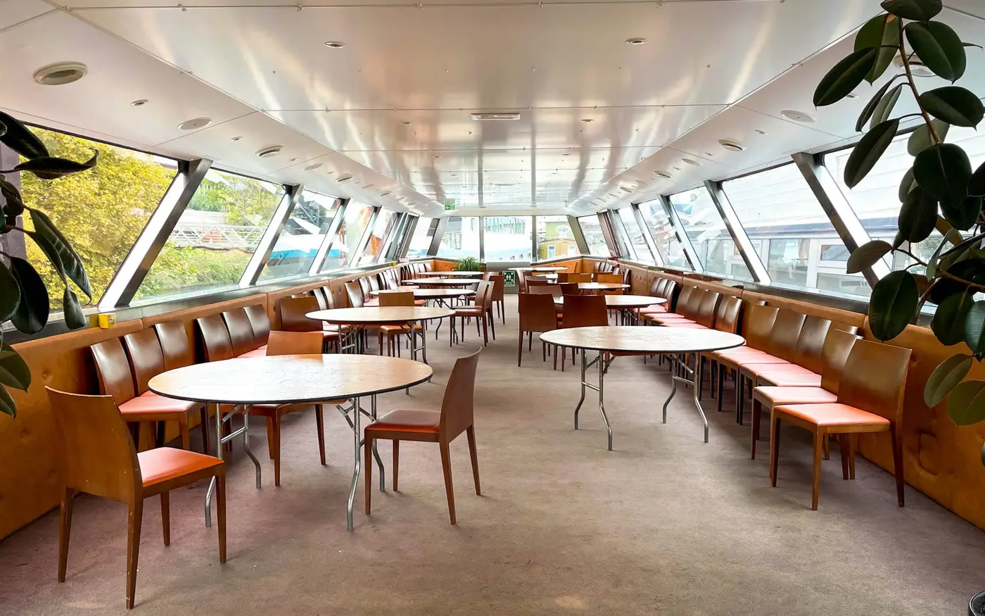 La Péniche d'Eva, Paris
