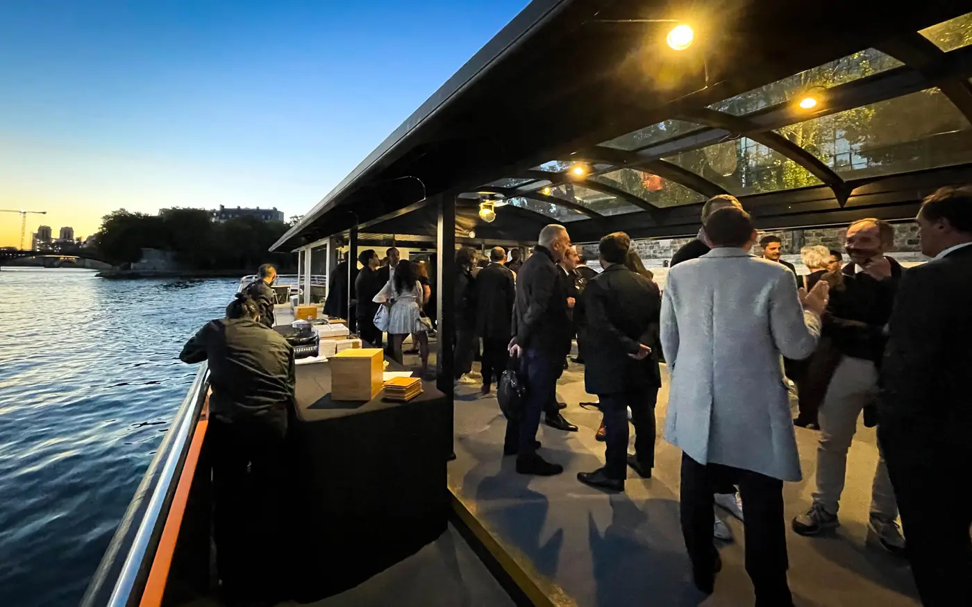 La Péniche d'Evelyne, péniche navigante sur la Seine, Paris, jusqu'à 100 personnes — photo 3