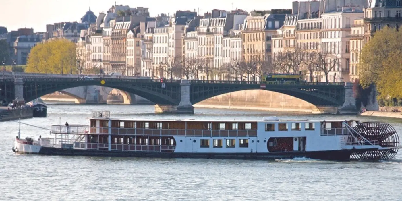 La Péniche de Belva, Paris