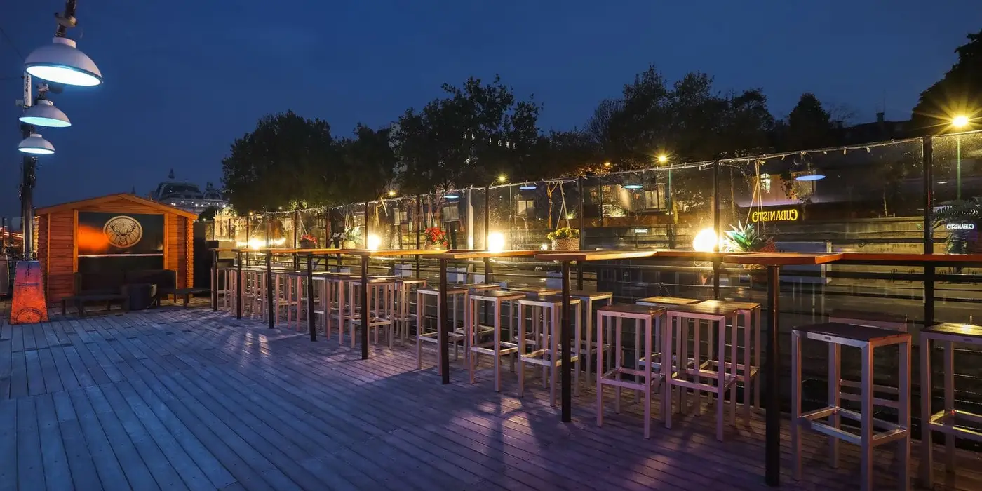 La Péniche de Coline, péniche à quai, Paris 7e, jusqu'à 300 personnes — photo 3
