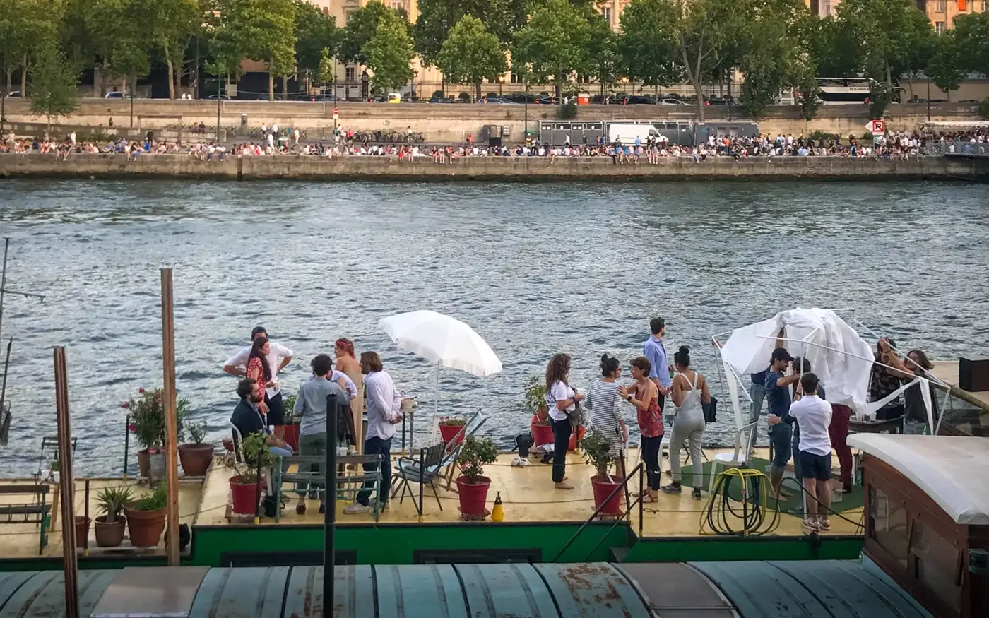 La Péniche de Guy, péniche à quai, Paris 8e, jusqu'à 60 personnes — photo 2
