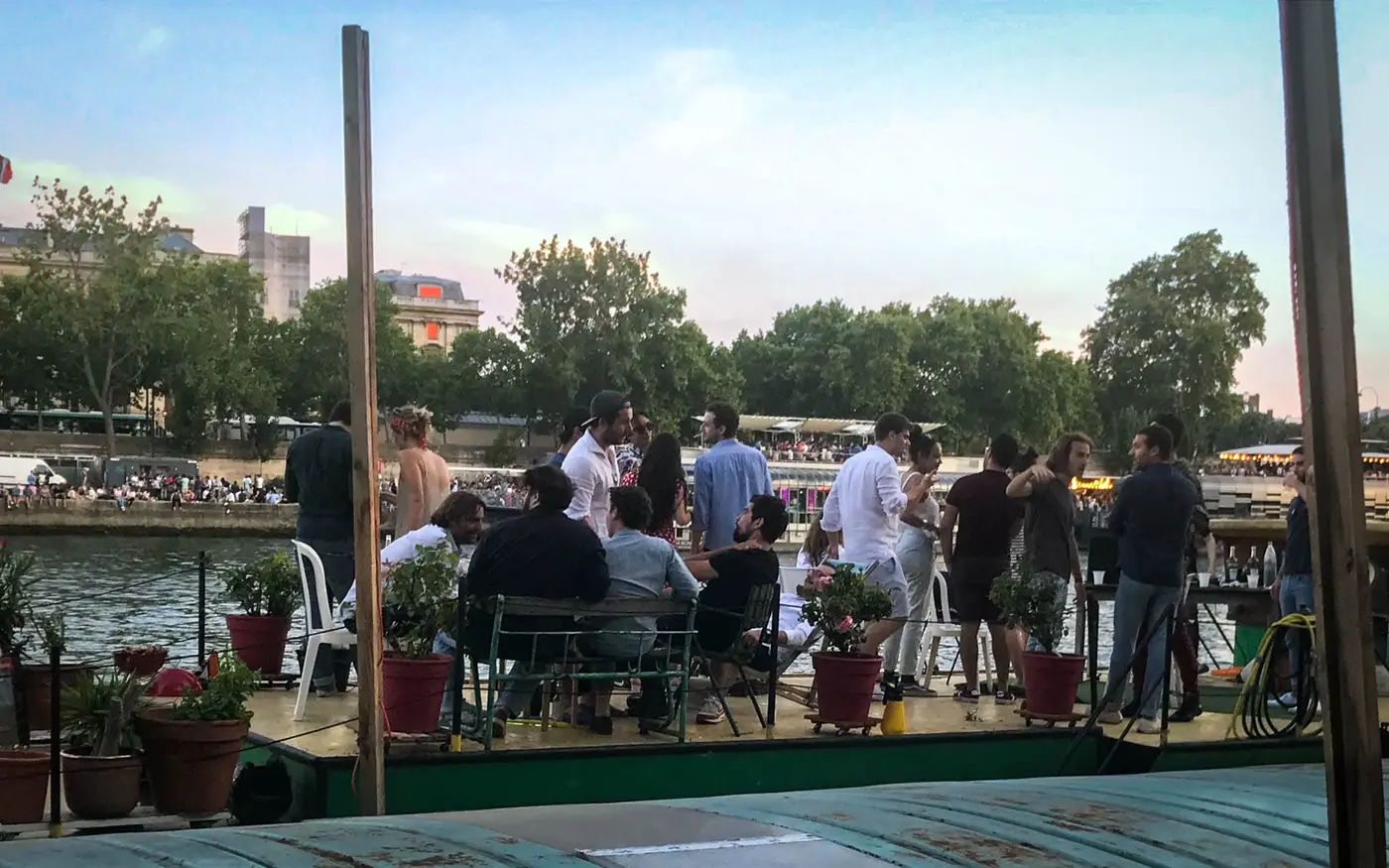 La Péniche de Guy, péniche à quai, Paris 8e, jusqu'à 60 personnes — photo 3