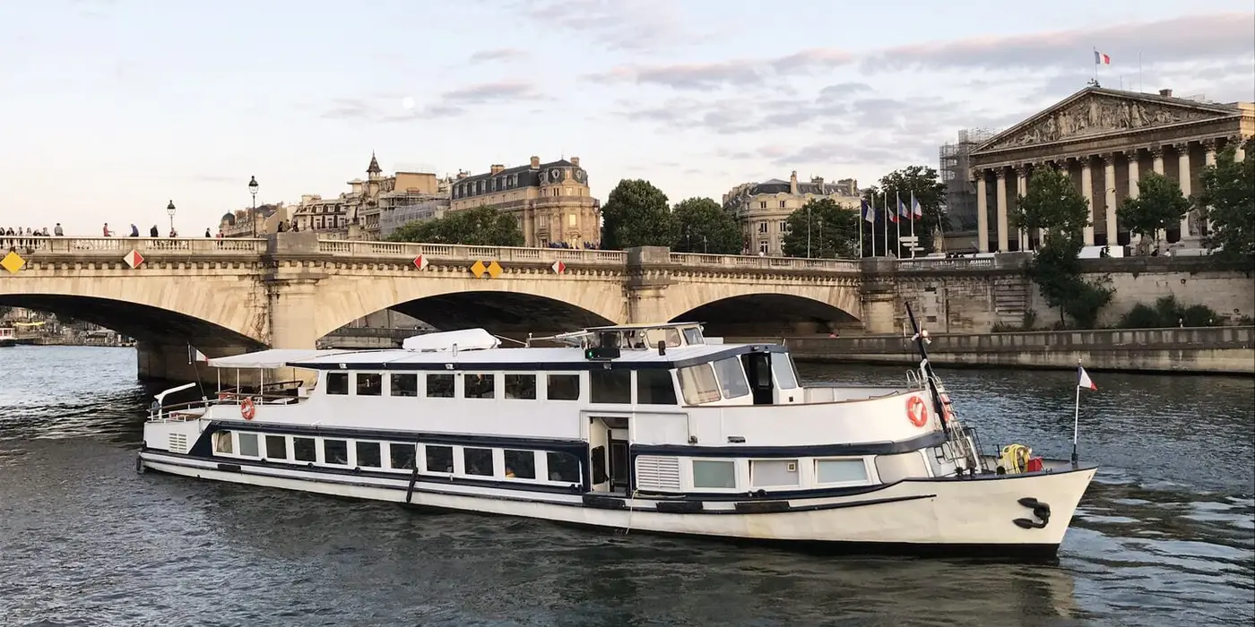 La Péniche de Simon, Paris
