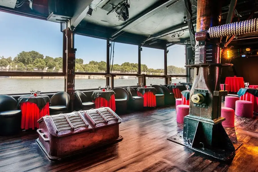 La Péniche de Tao, péniche à quai, Paris 13e, jusqu'à 100 personnes — photo 2