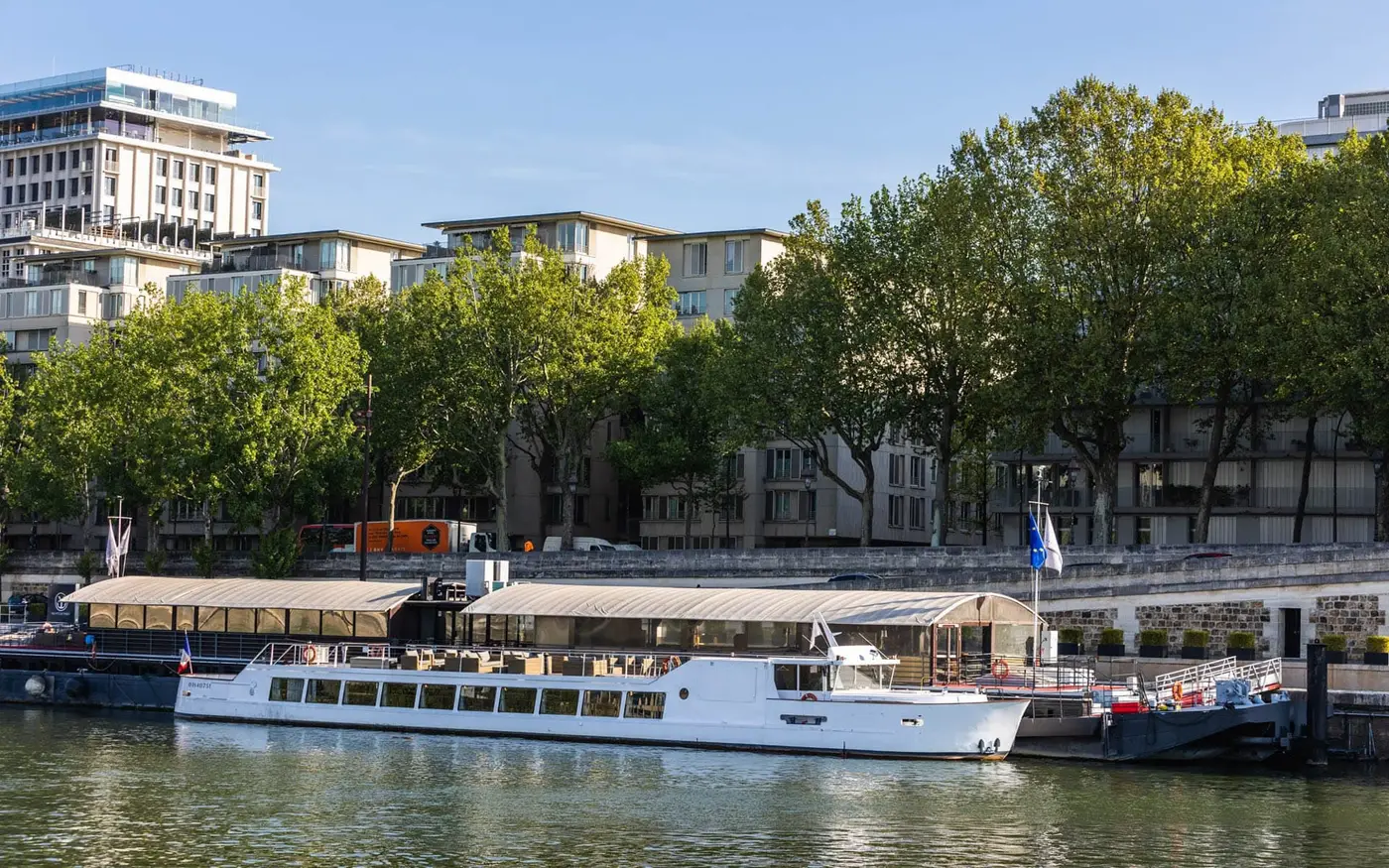 La Péniche de Vic, péniche navigante sur la Seine, Paris, jusqu'à 80 personnes — photo 3