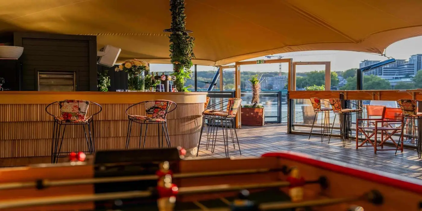 Le Reef Club, péniche à quai, Aux portes de Paris, jusqu'à 200 personnes — photo 2